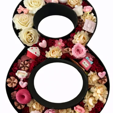 Flower box 8 elegant cu camelii crem și decorațiuni ceramice