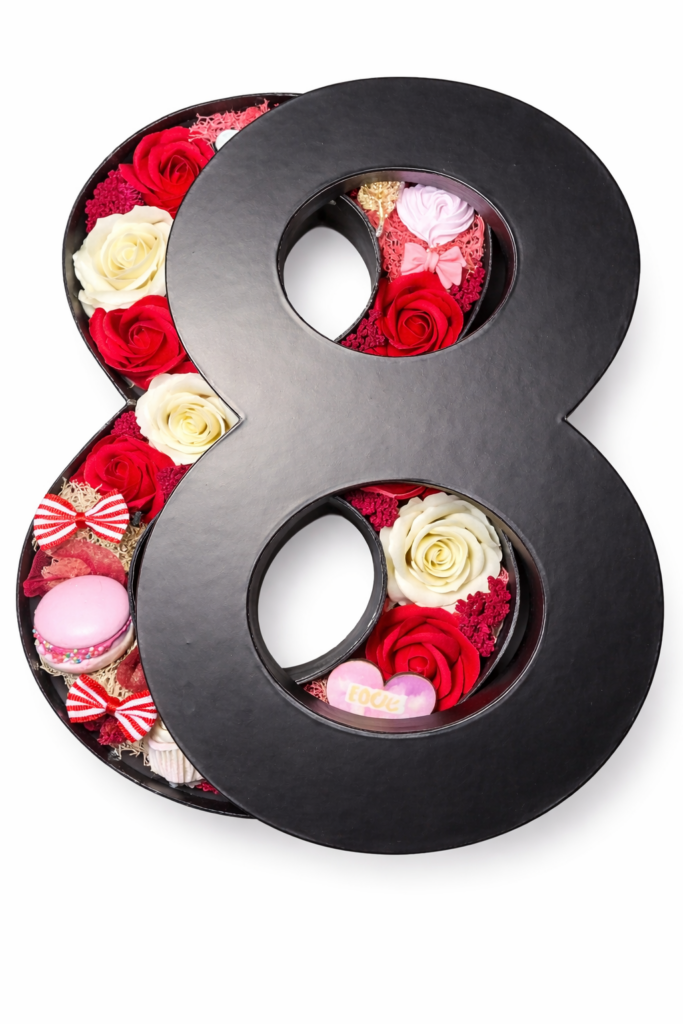 Flower box 8 negru - detaliu Queen cu pietre decorative