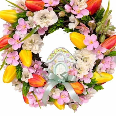 Coroniță ușă primăvară - detaliu flori și crengi naturale