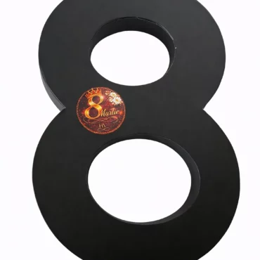 Flower box 8 Girl Power cu trandafiri criogenați premium