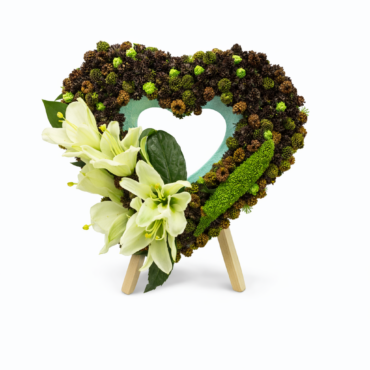 Aranjament funerar inimă cu crini artificiali albi