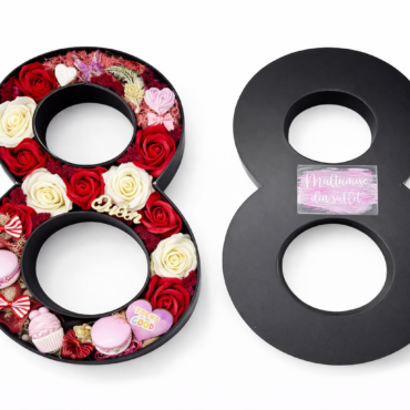 Flower box negru elegant cu muffin și macaron ceramice