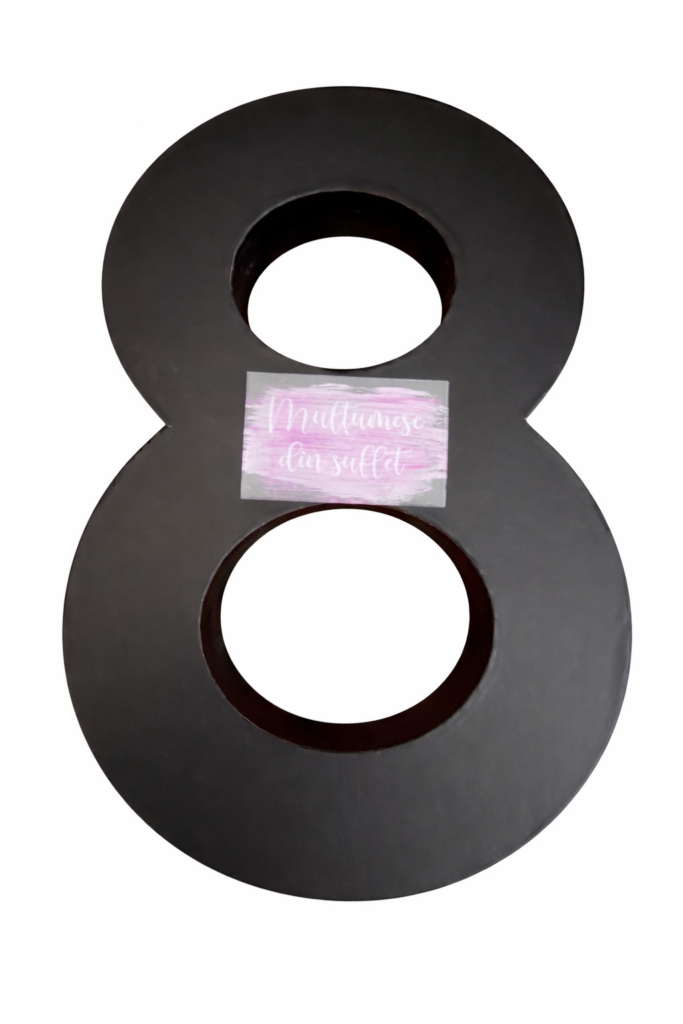 Flower box cifra 8 galben cu trandafiri de săpun