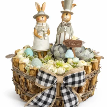 Aranjament Paști coș lemn cu iepuri - vedere ansamblu